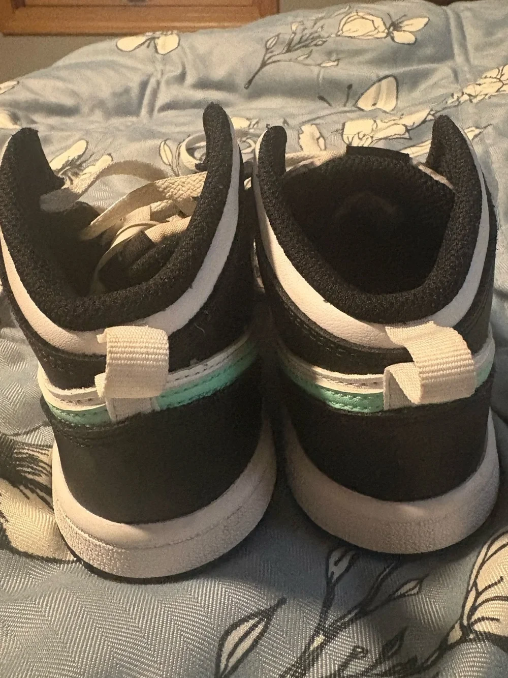 Jordan 1 Mid Green Glow (toddler 10)